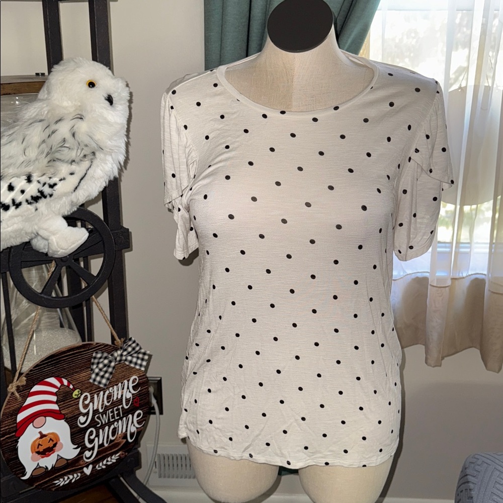 LuLaRoe Olive White T-Shirt with Black Polka Dots & Tulip sleeves - Size: Large